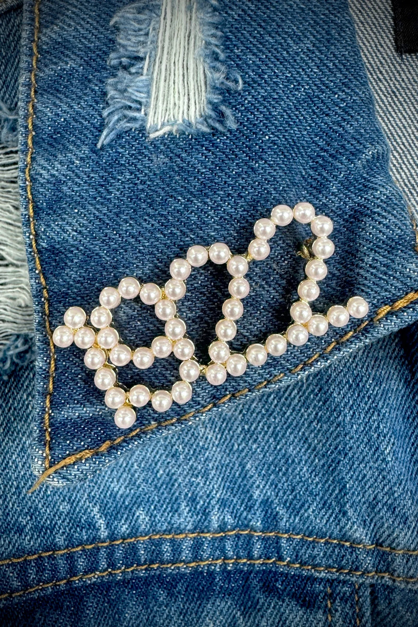 Pearl 1922 Pin